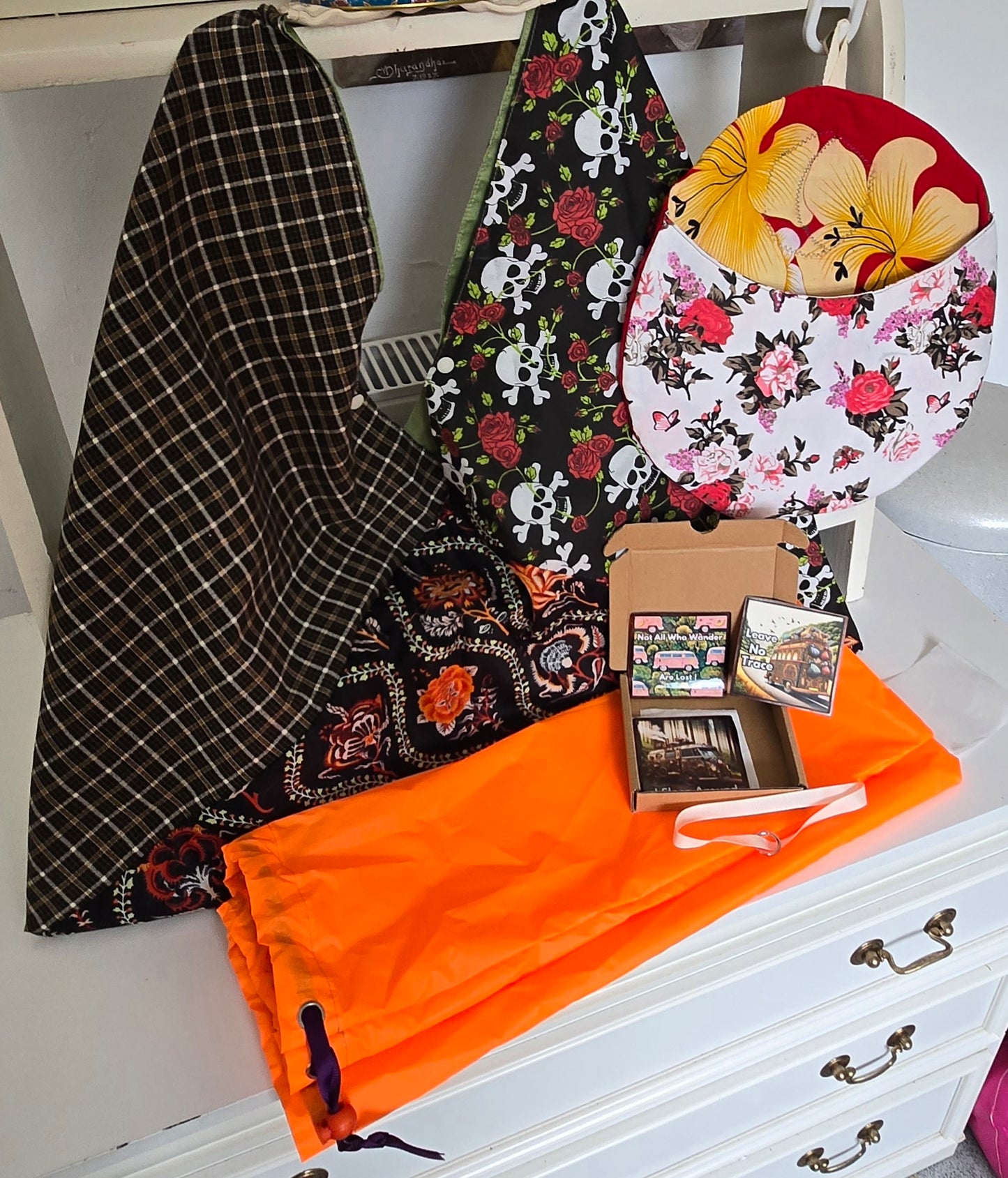 The Fuel Box ( Moonies bag tartan skull)